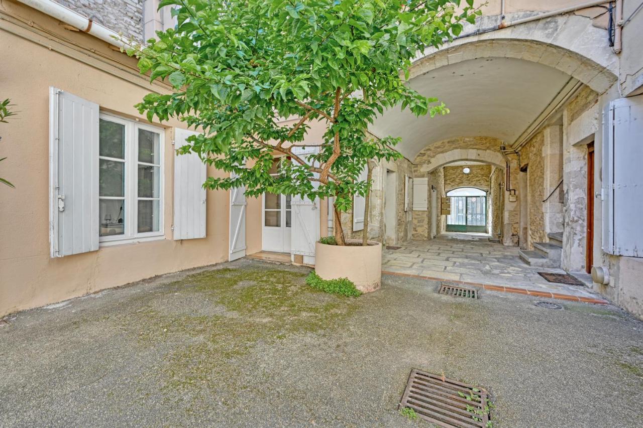 Appartement Au Calme En Plein Centre-Ville Nîmes Exterior foto