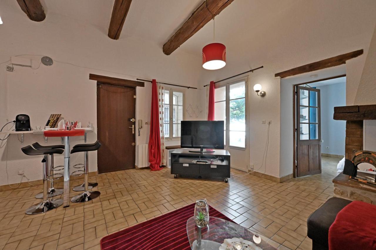 Appartement Au Calme En Plein Centre-Ville Nîmes Exterior foto