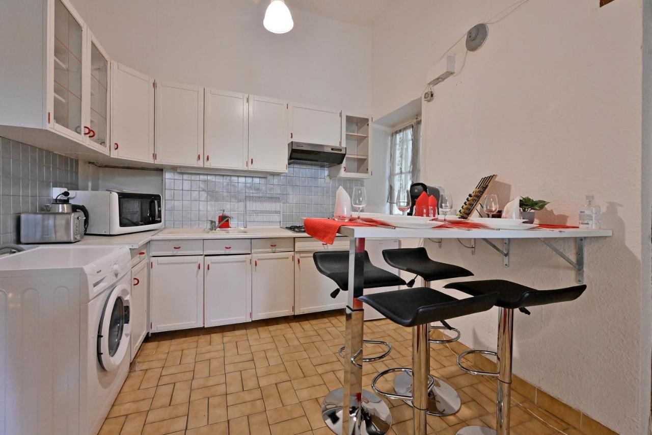 Appartement Au Calme En Plein Centre-Ville Nîmes Exterior foto